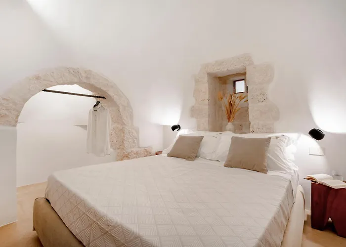 Casa La Saracena 빌라 오스투니