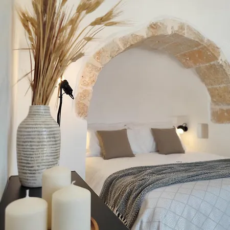 Casa La Saracena 빌라 오스투니