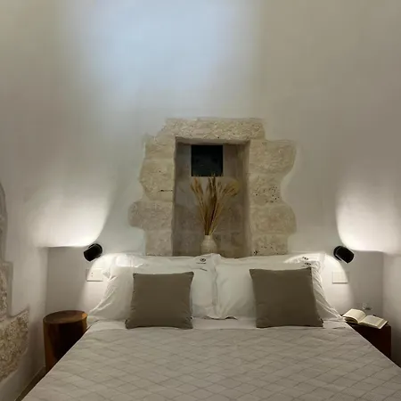 Casa La Saracena 빌라 오스투니