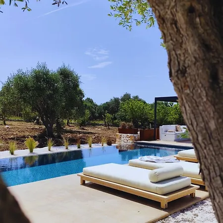Casa La Saracena ヴィラ オストゥーニ